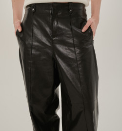 Кожаные брюки на молнии