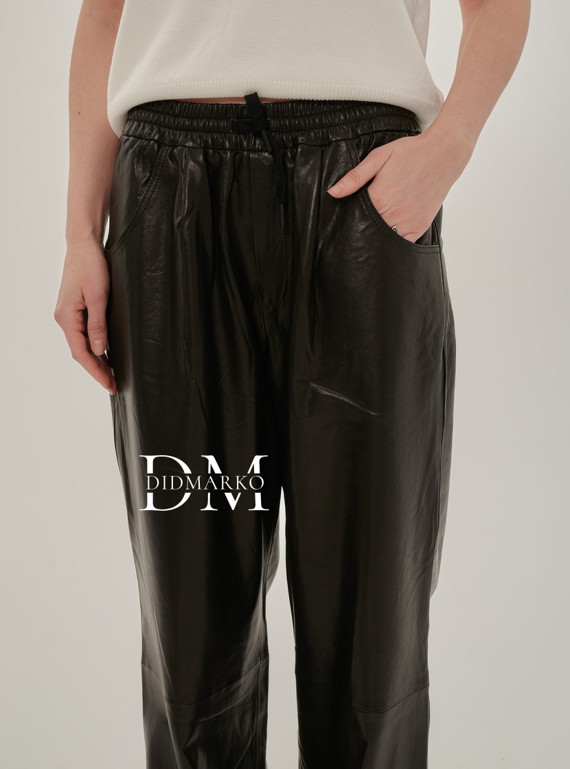 Брюки из натуральной кожи на резинке