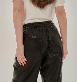 Брюки из натуральной кожи на резинке