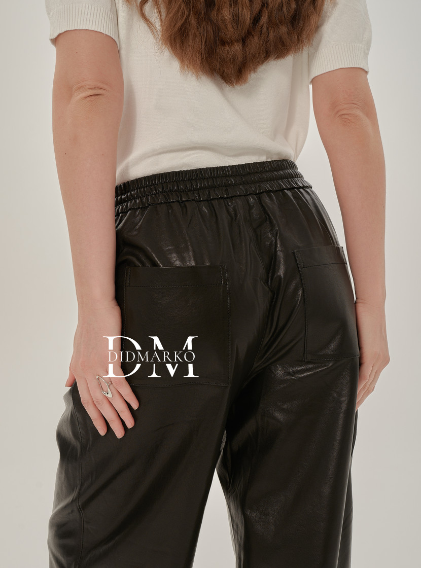 Брюки из натуральной кожи на резинке