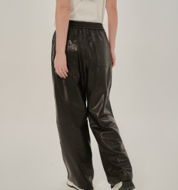 Брюки из натуральной кожи на резинке