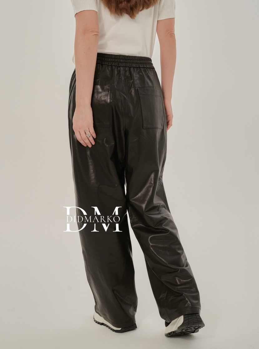 Брюки из натуральной кожи на резинке