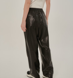 Брюки из натуральной кожи на резинке