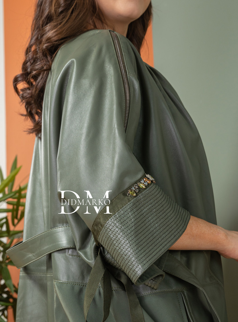 Дизайнерская кожаная накидка больших размеров