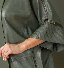 Дизайнерская кожаная накидка больших размеров