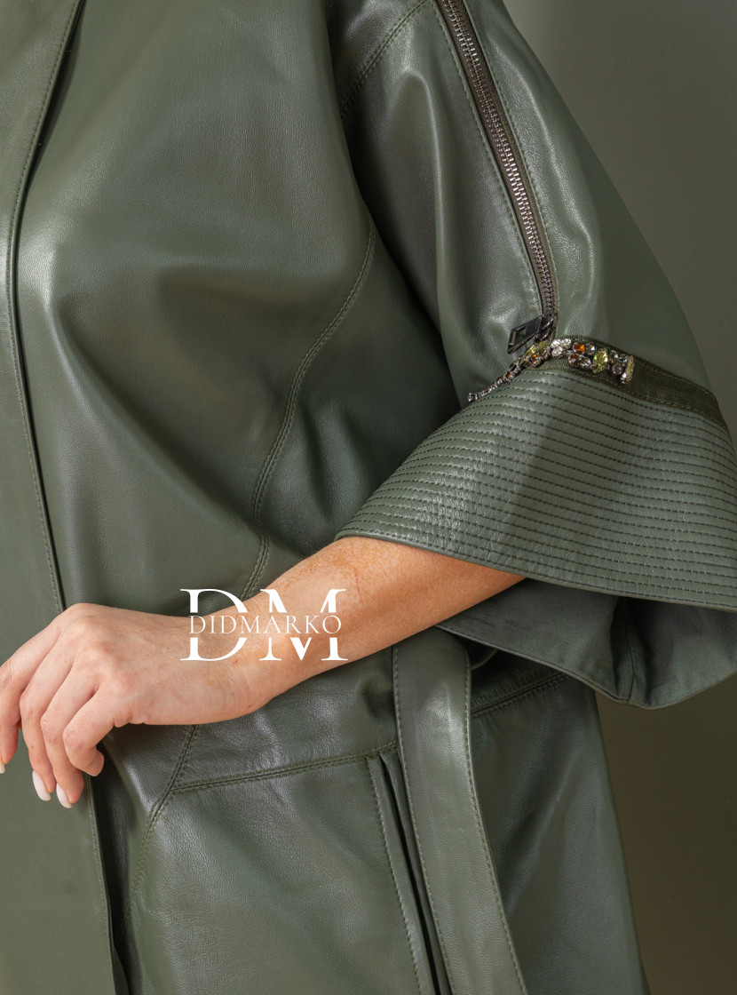 Дизайнерская кожаная накидка больших размеров