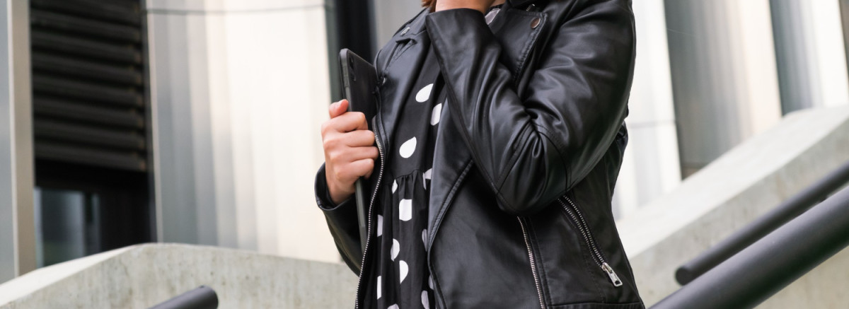 Кожаный плащ или куртка. Что выбрать для города весной