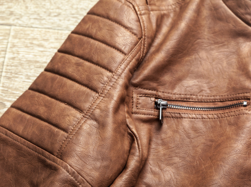 Как определить натуральную кожу при покупке: 5 тестов в магазине