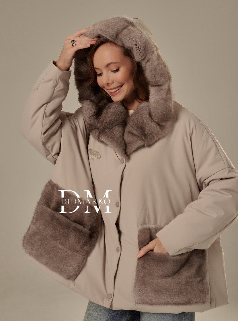 Утепленная куртка с отделкой из меха норки