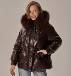 Коричневый пуховик из натуральной кожи
