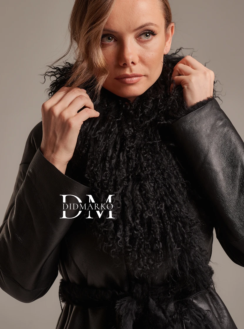 Черная дубленка с мехом ламы DM